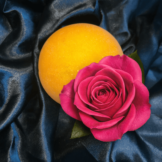 Bombe de bain fluorescente au parfum de rose.